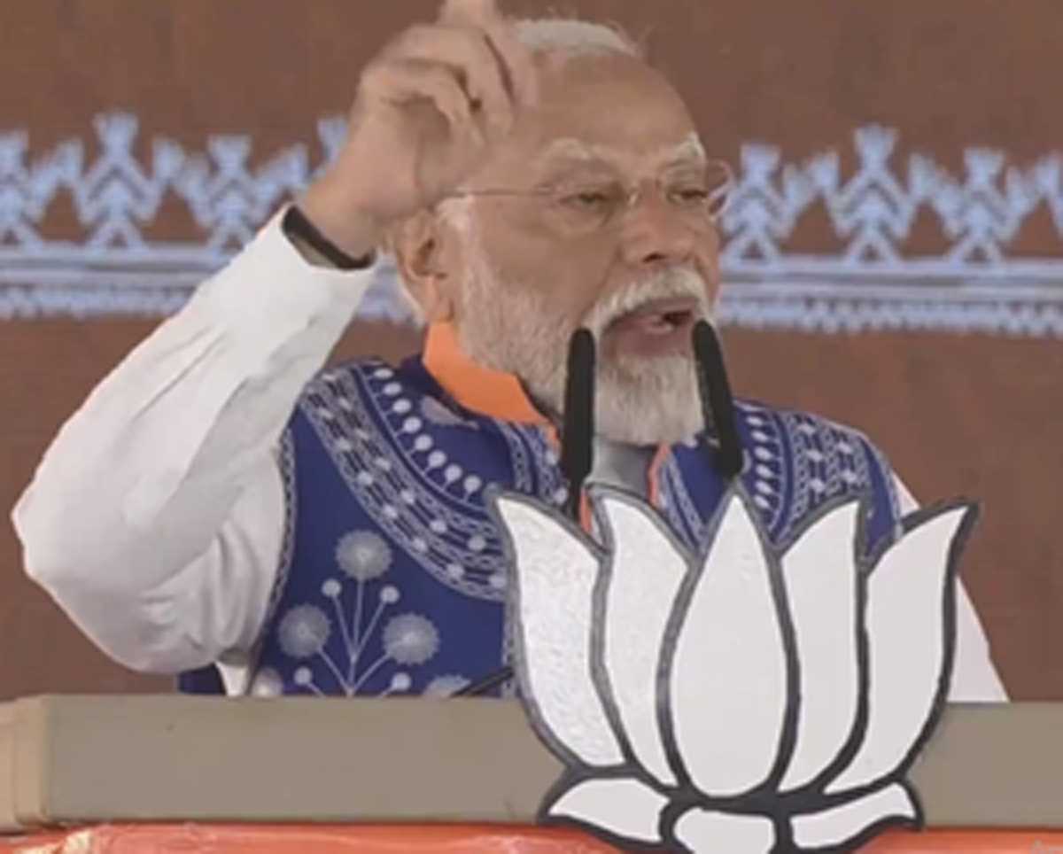 मध्य प्रदेश कांग्रेस के दल बदल पर मोदी ने ली चुटकी मध्य प्रदेश कांग्रेस के दल बदल पर मोदी ने ली चुटकी